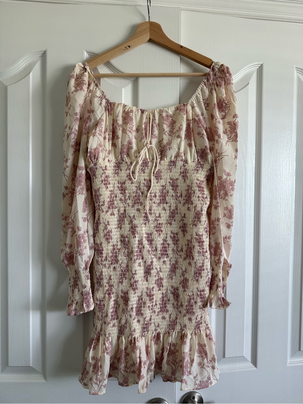 NWT CISTAR Floral Smocked Mini Dress Cream Pink Long Sleeve Size M